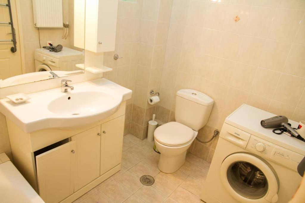 Spacious Family Flat Near Parthenon Free Parking Athena Bagian luar foto